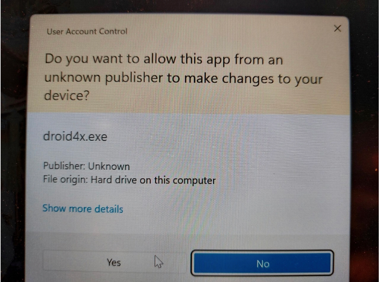 Bấm chọn Yes để chấp nhận cho phép file cài đặt được tải về thiết bị 